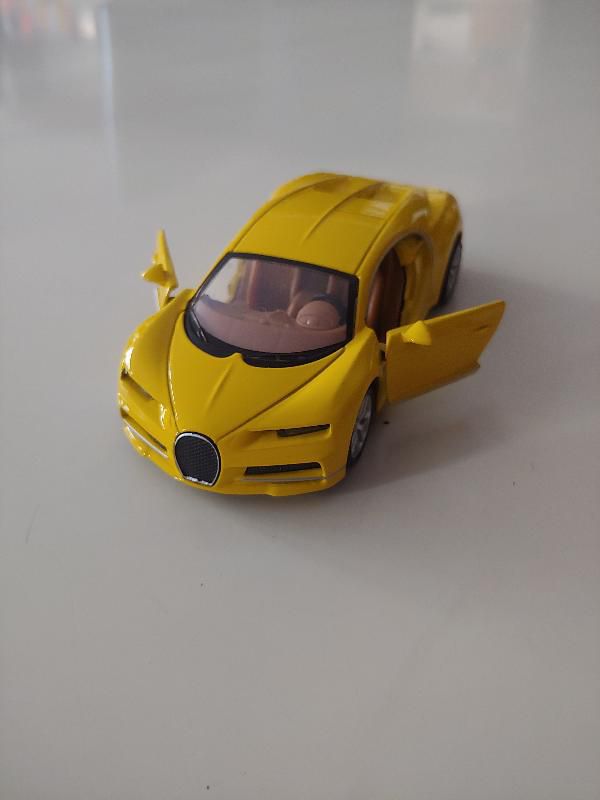 Canem Işıklı Sarı 12cm Bugatti Çek Bırak Metal Spor Araba