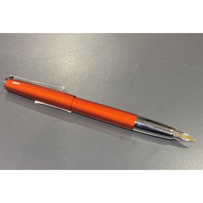 Lamy 68 Dolma Kalem Studio Mroyalr. Kiremit Rengi Lamy 68 Dolma Kalem Studio Mroyalr. Kiremit Rengi